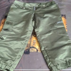 Lip Service 2002 - Flight Stimulator - Cargo Capris - L